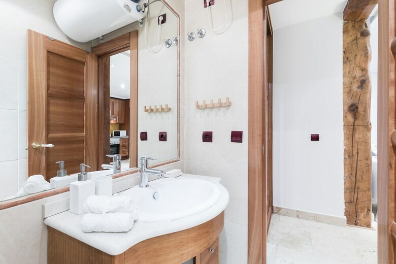 Fuencarral Apartments By Flatsweethome