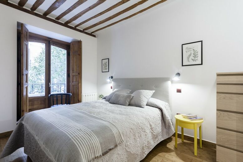 Fuencarral Apartments By Flatsweethome