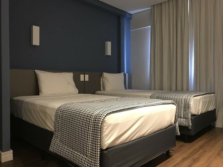 Hotel Sleep Inn Maring� Airport