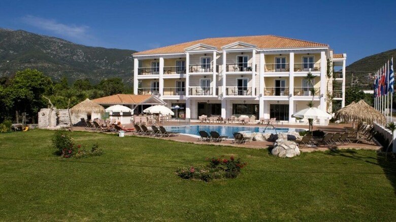 Royal Nidri Hotel & Apartments