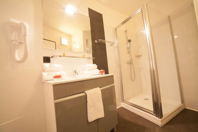 Hotel Les Domes Perpignan Sud By Hosteletour
