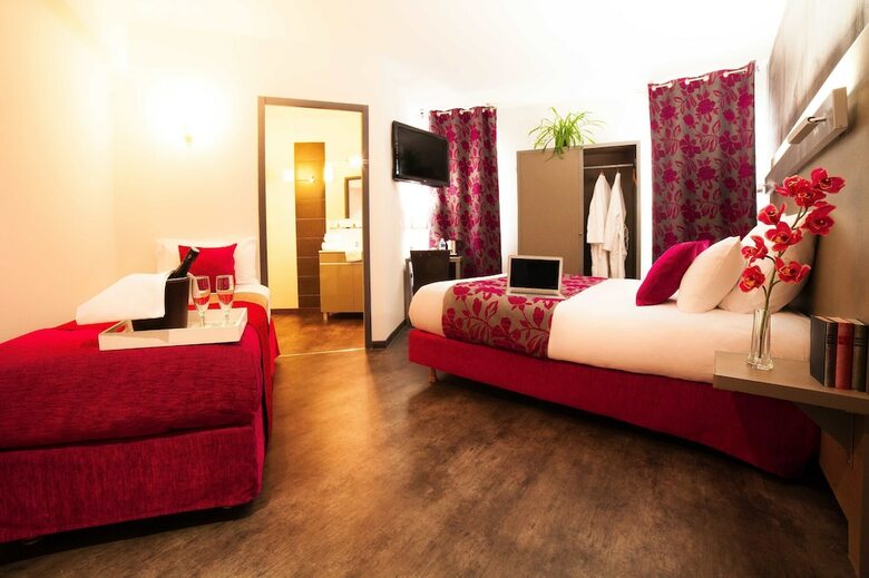 Hotel Les Domes Perpignan Sud By Hosteletour