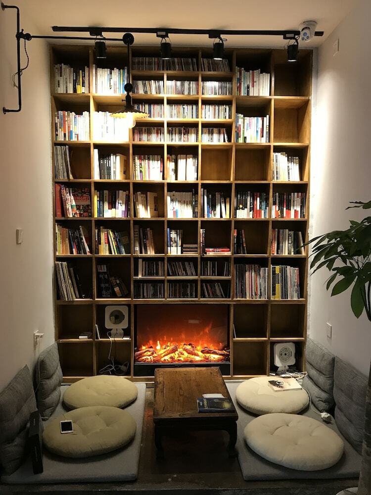 Hostal Zeako Youth Hostel