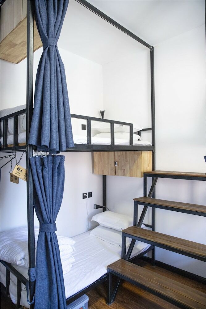 Hostal Zeako Youth Hostel