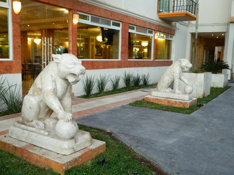 Hotel Palacio Maya