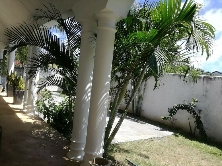 Bahama Breeze Beach Apartment B&B