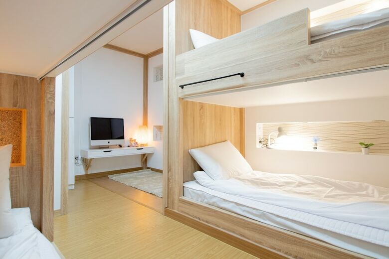 Hostal Huayuan House Hongdae - Hostel