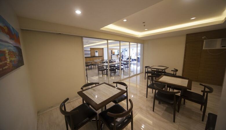 Ns Royal Hotel