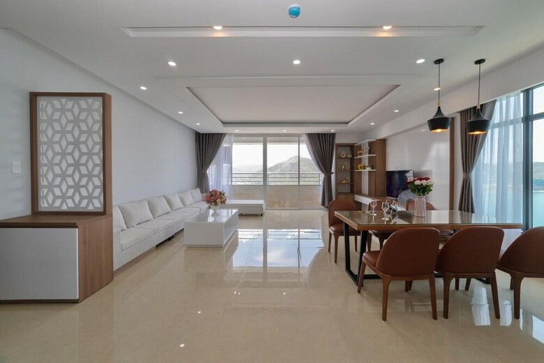 Victoria Apartment
