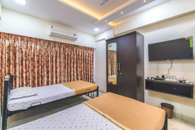 Hotel Nest Inn, Malad