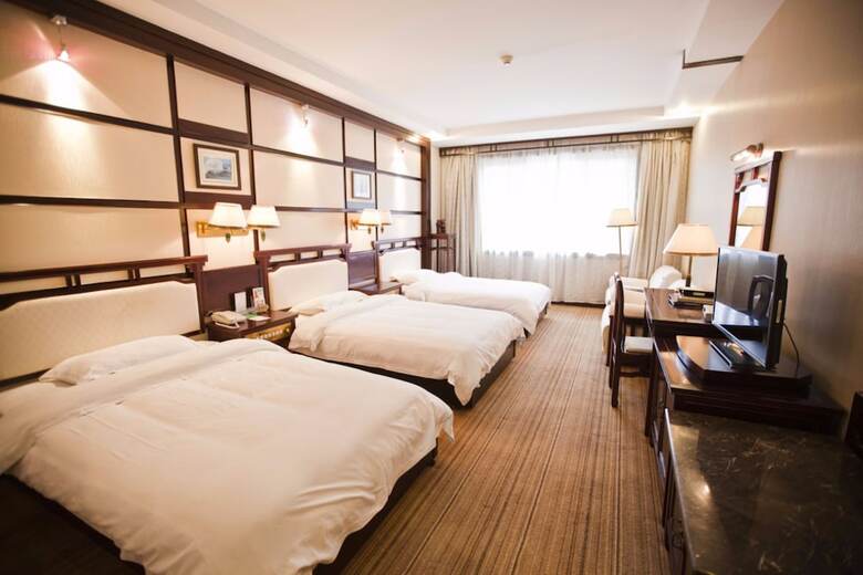 Yangshuo New Century Hotel