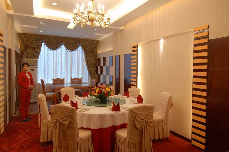 Yangshuo New Century Hotel