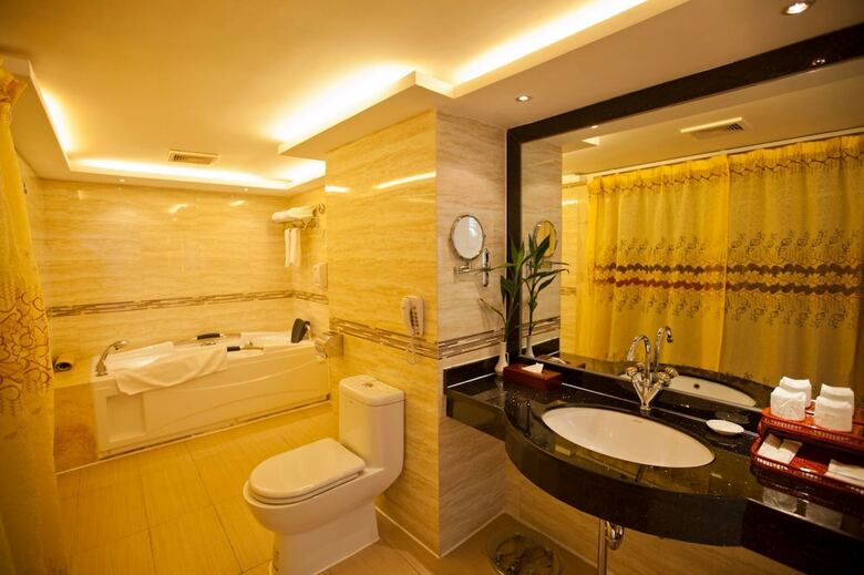 Yangshuo New Century Hotel