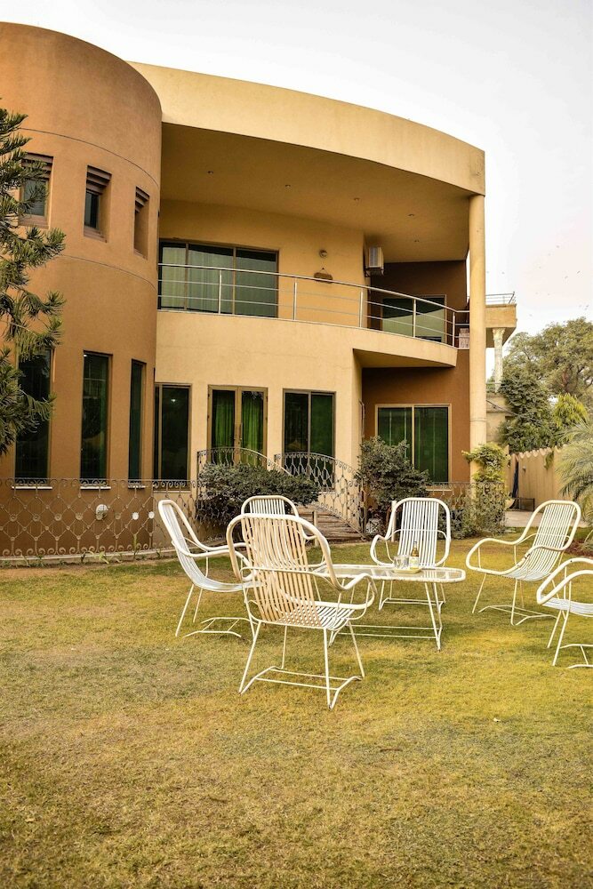 Hotel Lahore Home Stay