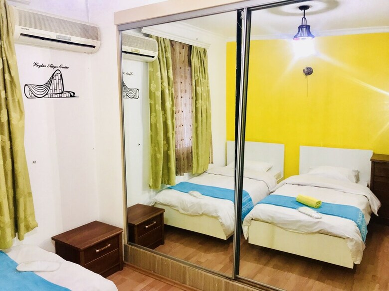 Hostal Check-in Hostel (baku Yard)
