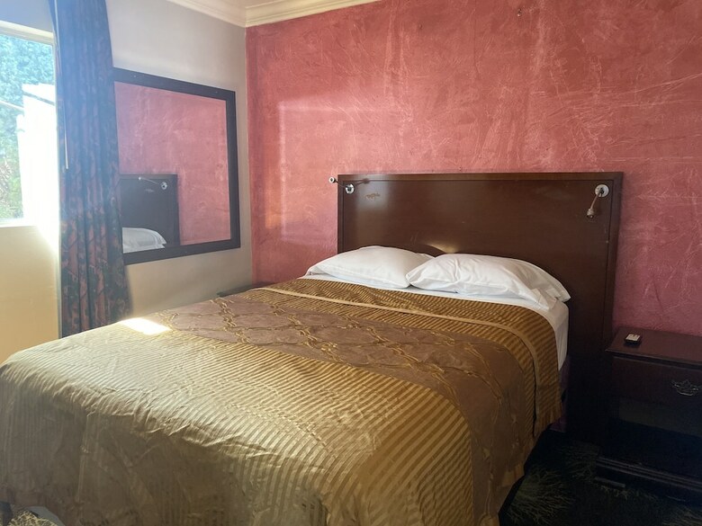 Orange Villa Park Motel