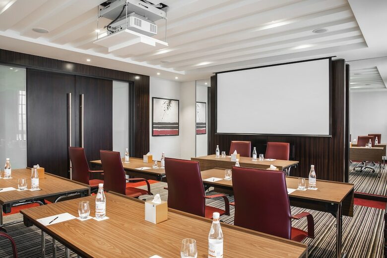 Hotel Centro Salama Jeddah By Rotana