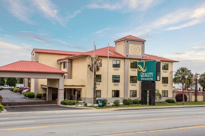 Hotel Quality Inn & Suites Ft. Jackson Maingate
