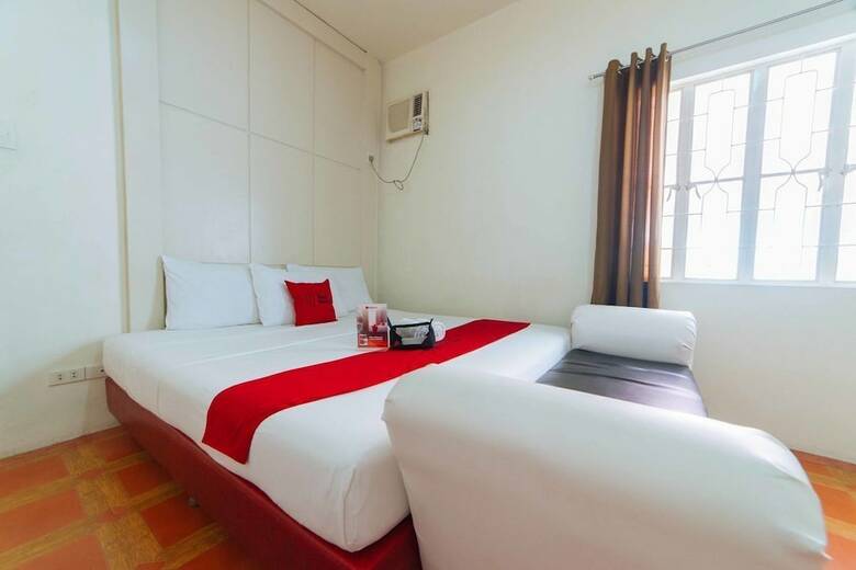 Sun Moon Poolside Hotel