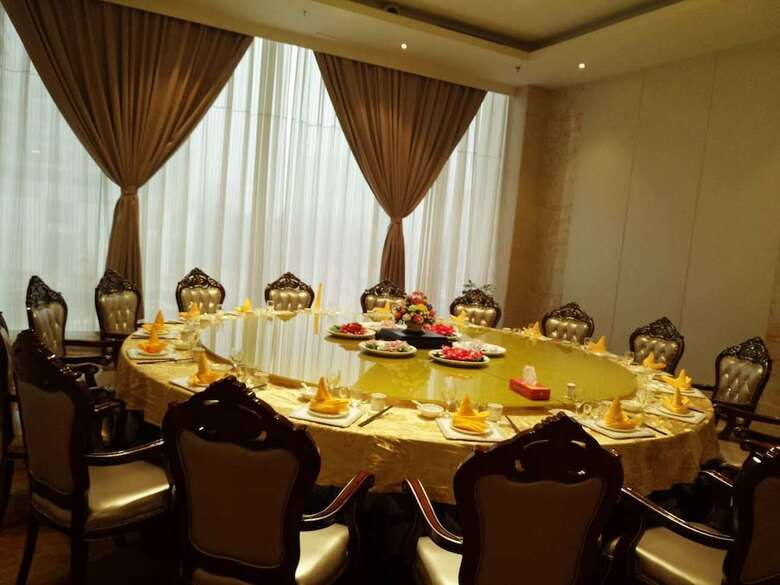 Luoyang Zhenghe Hotel