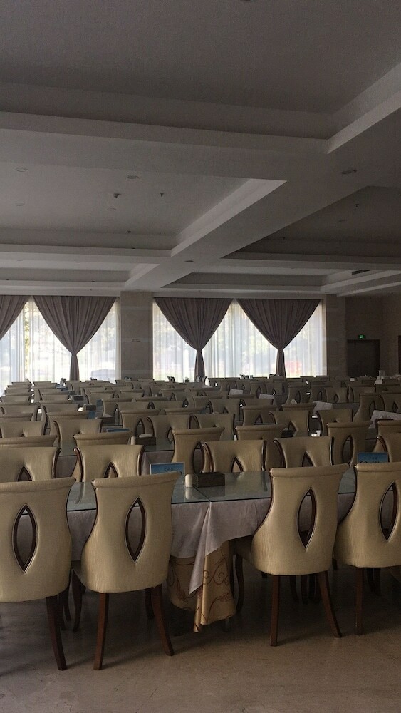 Luoyang Zhenghe Hotel