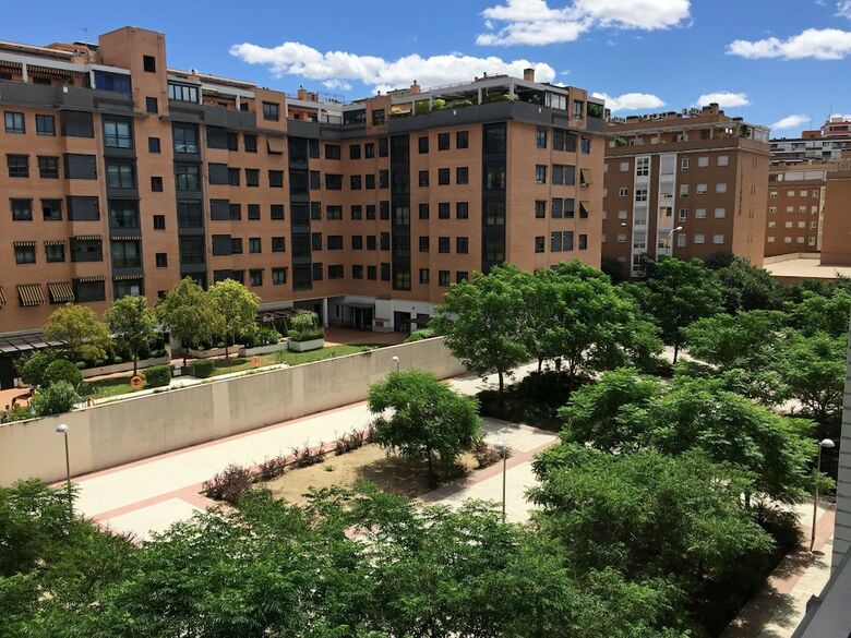 Apartamentos Madrid Center River