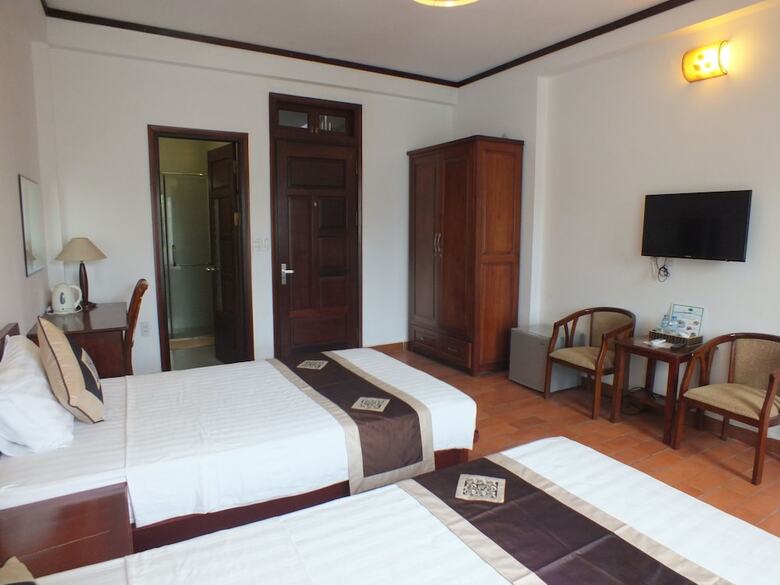 Hotel Legenda Tay Ho