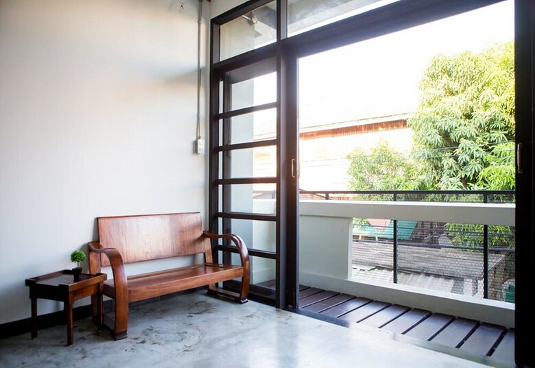 Hostal Baan 89 Hostel