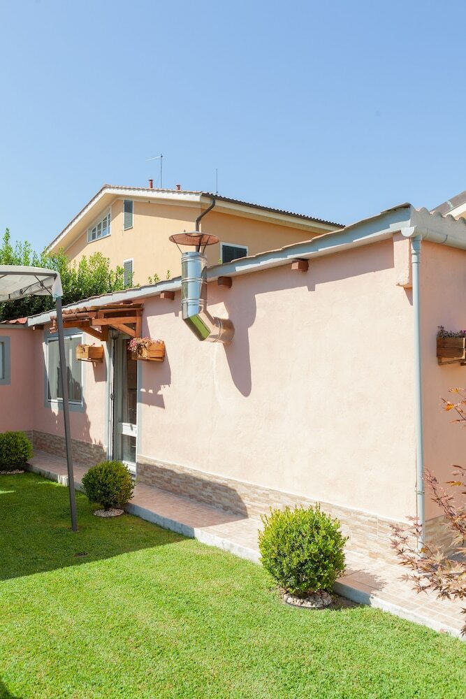 Hotel D�pendance Due Passi Dal Centro Di Lucca