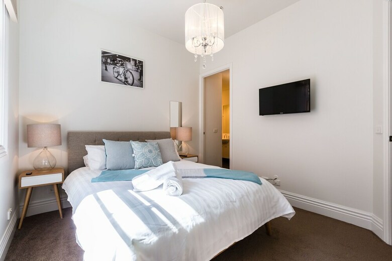 Aerin, 2bdr Melbourne Apartment