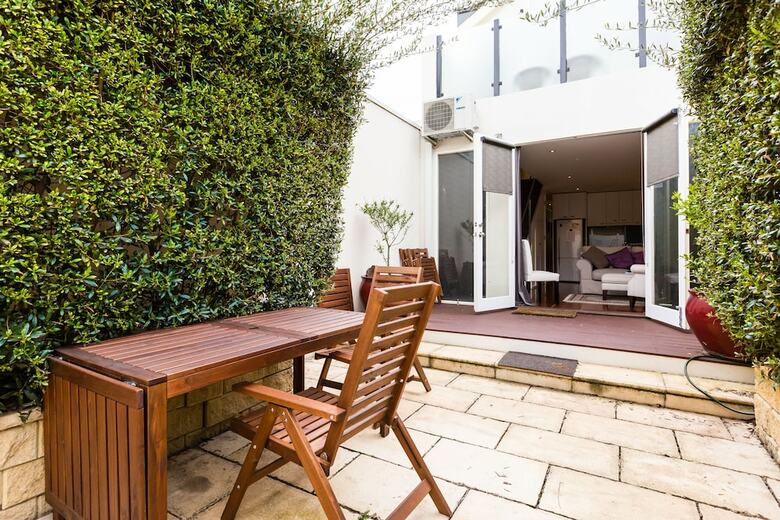 Alexander, 2bdr South Melbourne House