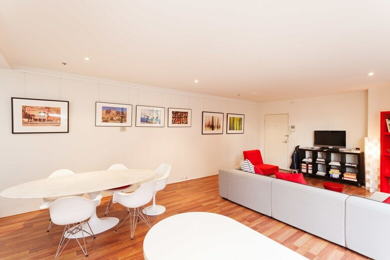 Benjamin, 2bdr Melbourne Apartment