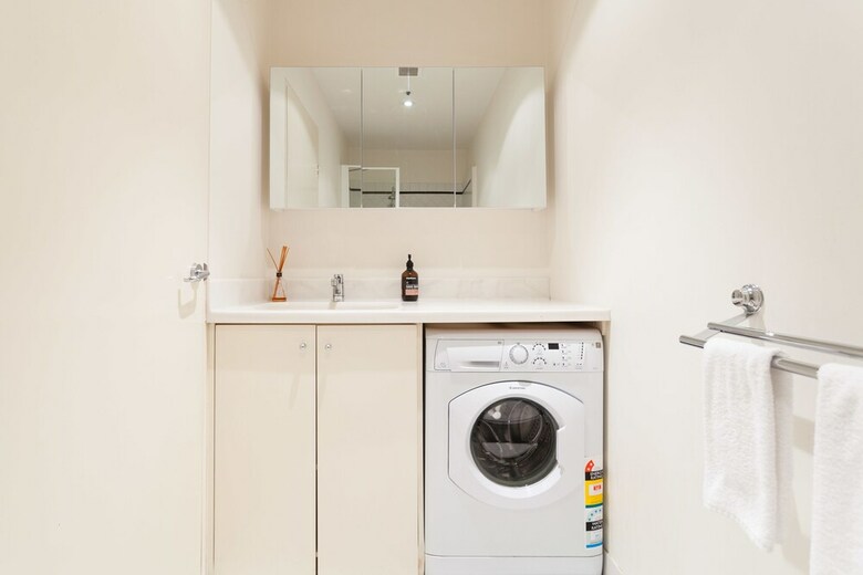 Benjamin, 2bdr Melbourne Apartment