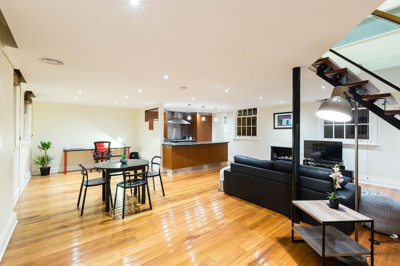 Helena, 2bdr Fitzroy House