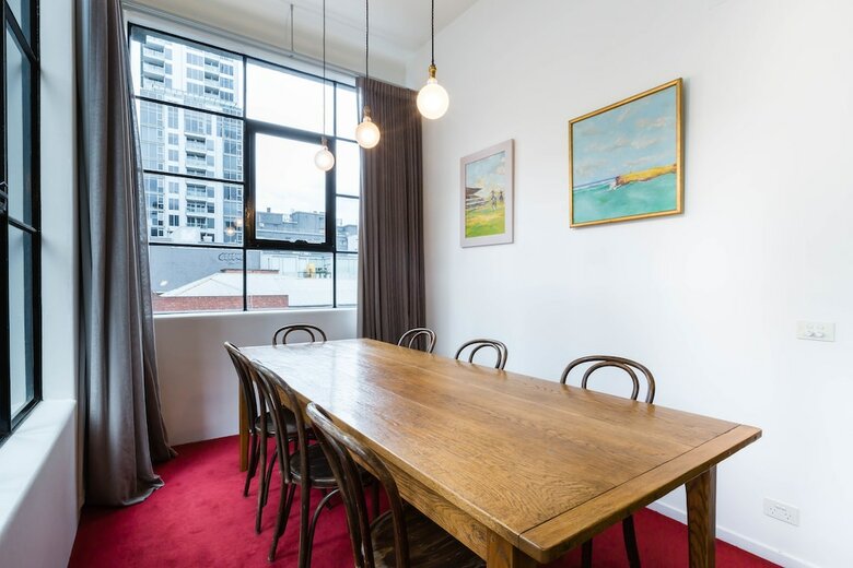 Cynthia, 2bdr Melbourne Apartment