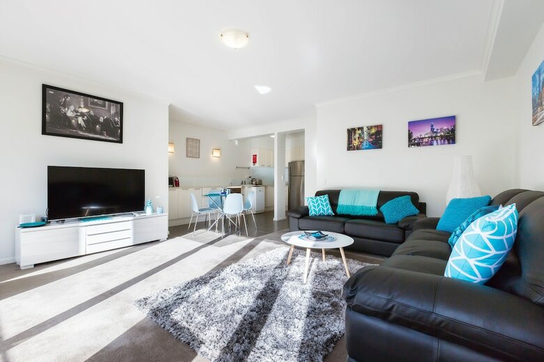 Kayla, 2bdr Southbank Apartment