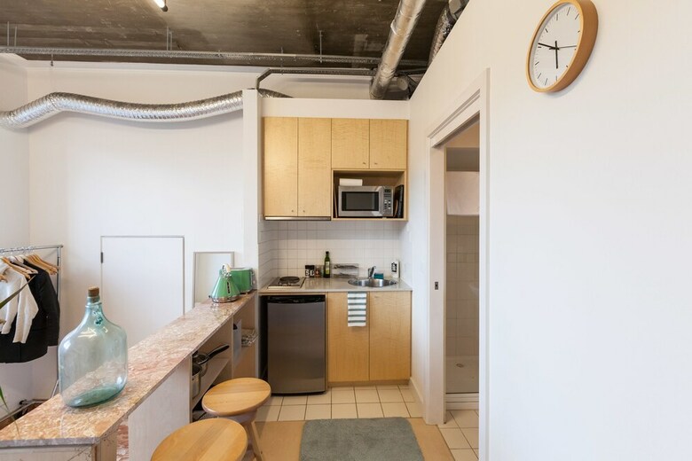 Lucinda, Carlton Studio Apartment