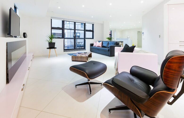 Maddison, 3bdr Port Melbourne Apartment