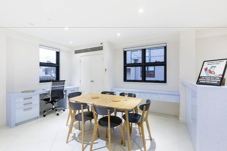 Maddison, 3bdr Port Melbourne Apartment