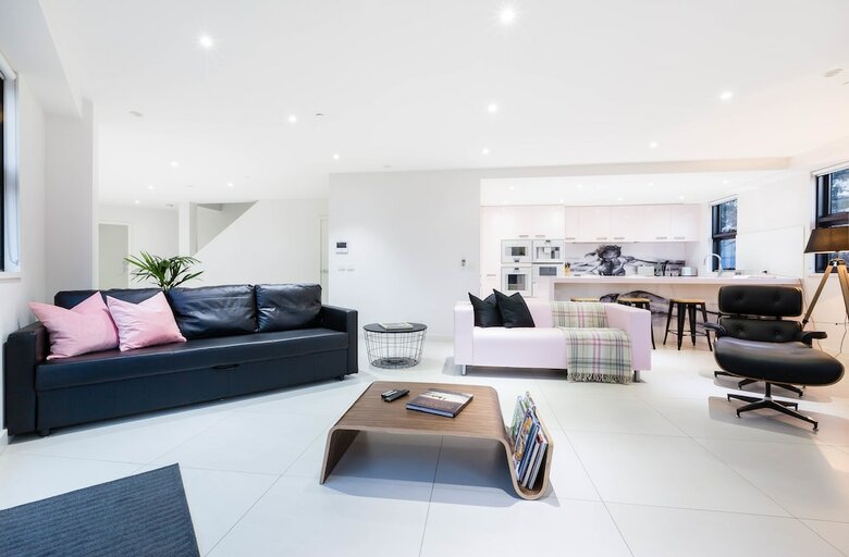 Maddison, 3bdr Port Melbourne Apartment