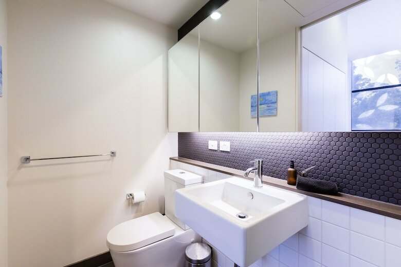 George, 1bdr North Melbourne Apartment