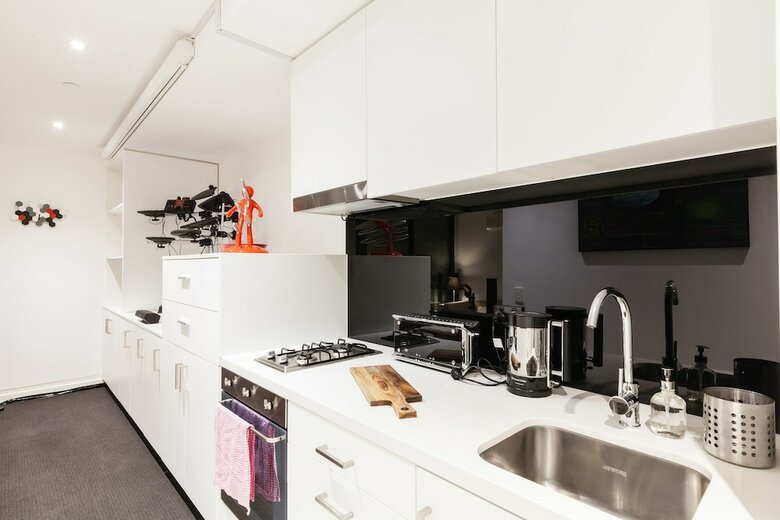 Clark, 1bdr Melbourne Apartment