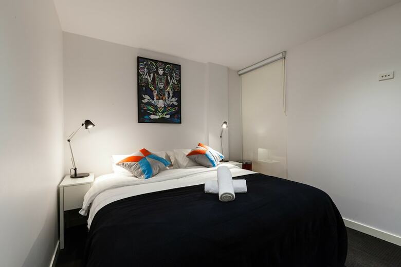 Clark, 1bdr Melbourne Apartment