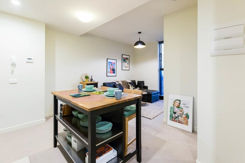 Yashita, 2bdr Melbourne Apartment