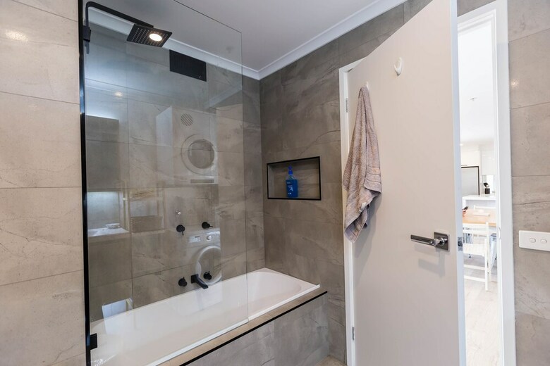 Yuki, 1bdr Melbourne Apartment