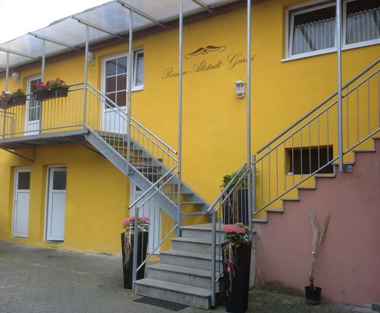 Hostal Pension Altstadt Garni