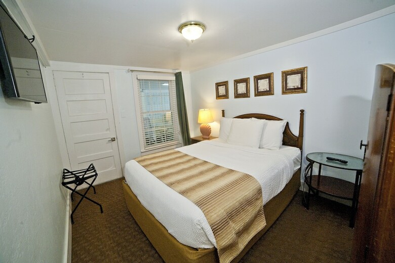 Apartamentos Georgianne Inn & Suites