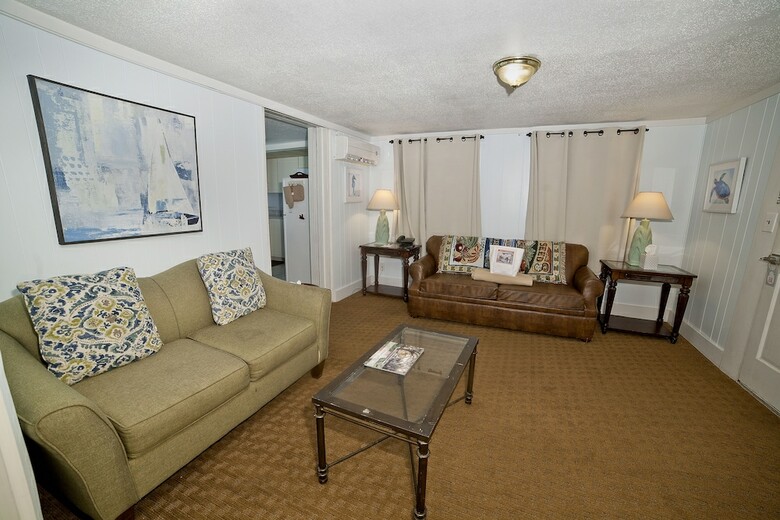 Apartamentos Georgianne Inn & Suites