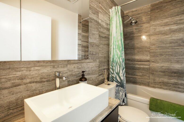 New Modern - Dt King W Spacious 3br