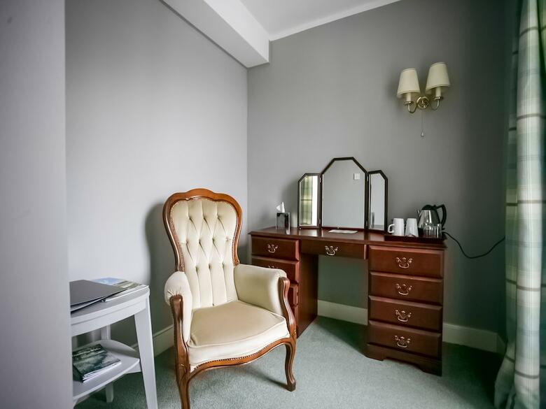 The Murray Arms Hotel